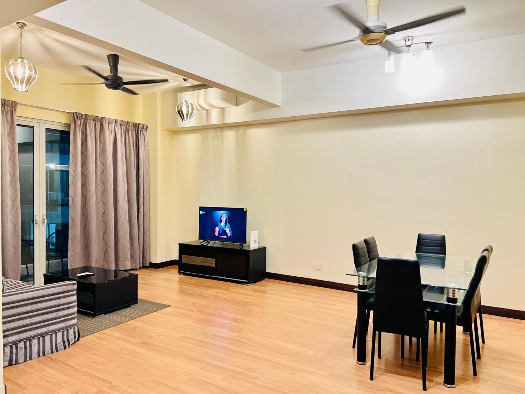 Regalia Suites & Residence By Enjoy Your Stay กัวลาลัมเปอร์ ภายนอก รูปภาพ